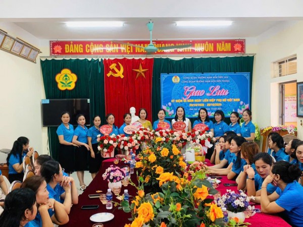 CĐ tặng hoa 20 10