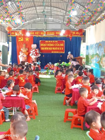 Trường MN Diễn phong tổ chức các hoạt động chào mừng ngày NGVN 20-11-2024