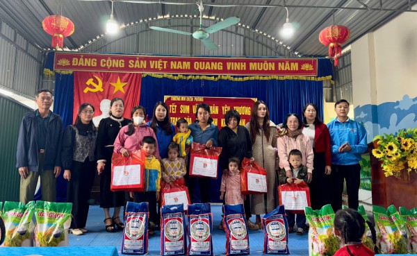 Xuân yêu thương tết chia sẻ năm Ât tỵ 2025