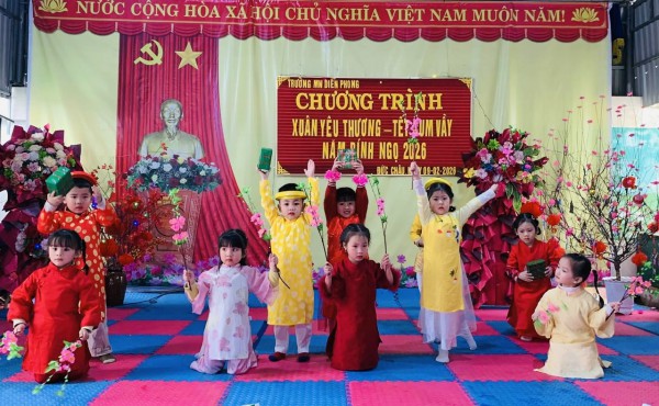 Chương trình trao quà " Xuân yêu thương tết sum vầy"