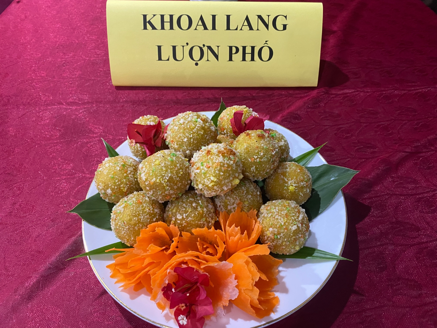 Khoai môn lượn phố