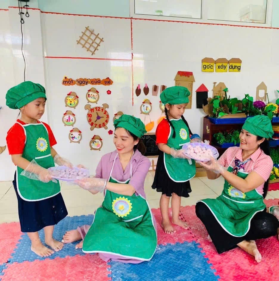 Làm bánh 20 10 NhỡC