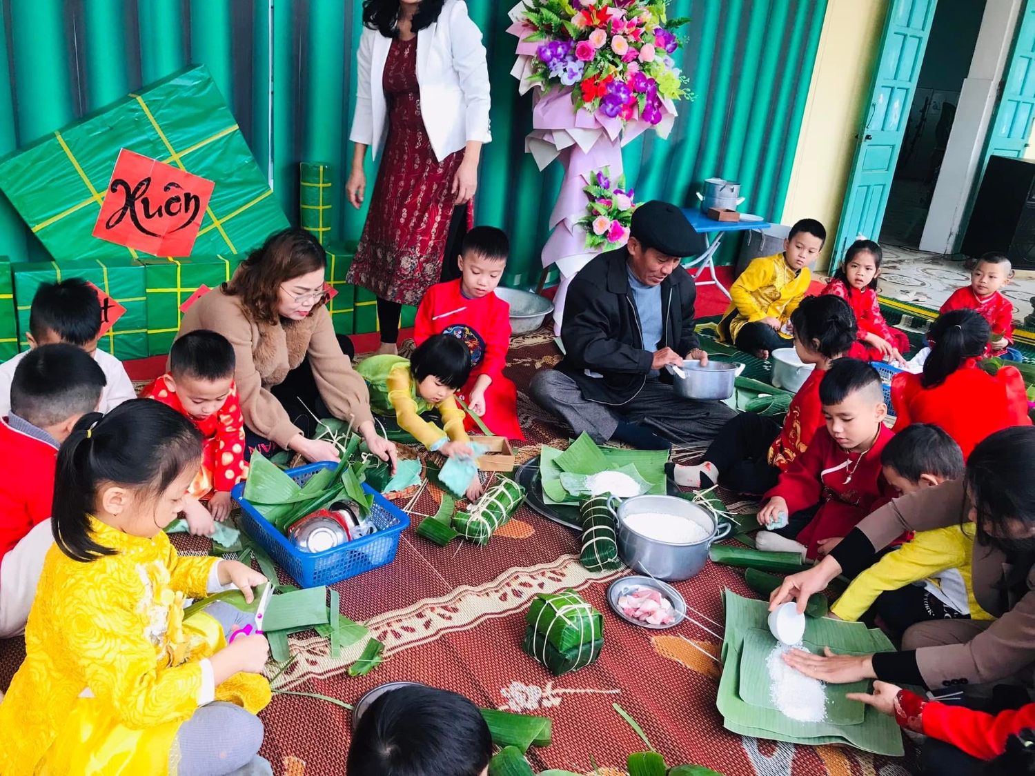 Tổ chức lễ hội mừng xuân tại trường